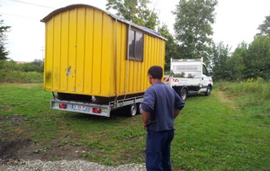 Baraque de chantier, don de la société SPIE