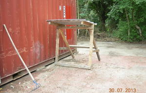 Réparation d'anciens chassis de cible.