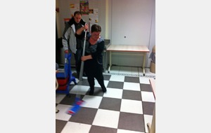 Démonstration de danse du balai !