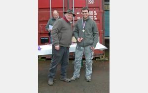 Bravo à Loïc, jeune atalien, 1er en junior arc à poulie nu.