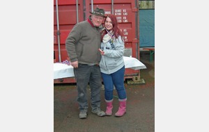 Bravo à Chloë 1ere en cadette arc à poulie nu. Il est content le président, nos jeunes font des podiums !