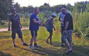 Le président recadre l'équipe des "moins jeunes" menée au points par les "jeunes"...