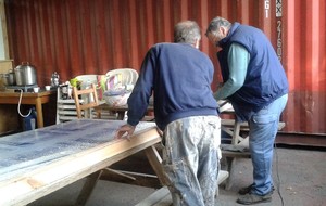 Dominique et Patess ajustent ...