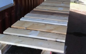 Passerelle terminée, à lasurer !