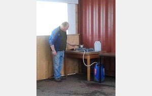 Le président de corvée de café.