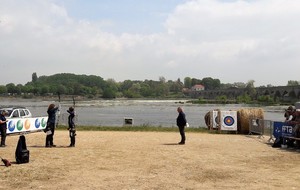Flèche de barrage pour départager les égalités.
