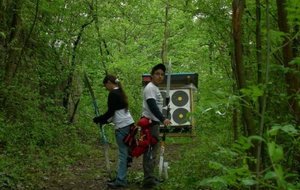 Camille et Thomas au pas de tir .